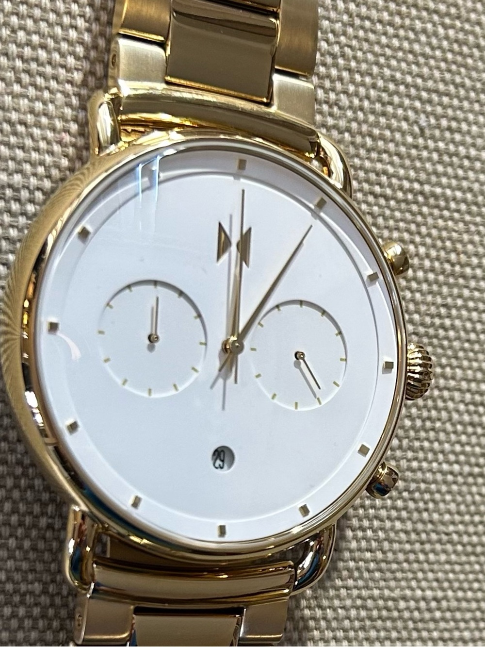 MVMT BlackTop Watch With 47mm White Face & Golden Bracelet